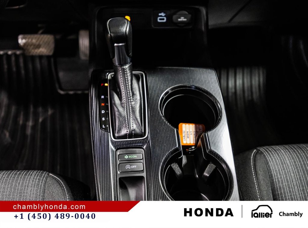 2022 Honda Civic LX  CARPLAY I HEATED SEATS I CAMERA I STARTER I ACTIVE SECURITY in Montréal, Quebec - 24 - w1024h768px