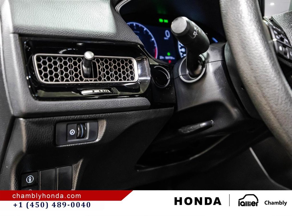 2022 Honda Civic LX  CARPLAY I HEATED SEATS I CAMERA I STARTER I ACTIVE SECURITY in Montréal, Quebec - 20 - w1024h768px