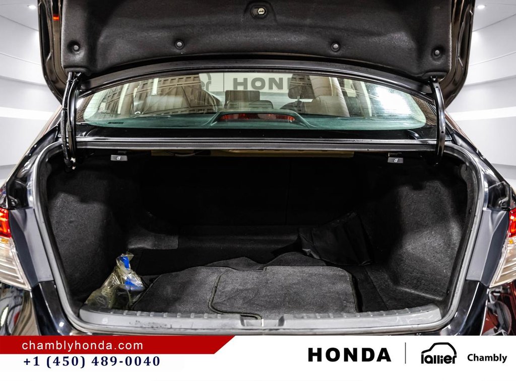 2022 Honda Civic LX  CARPLAY I HEATED SEATS I CAMERA I STARTER I ACTIVE SECURITY in Montréal, Quebec - 15 - w1024h768px
