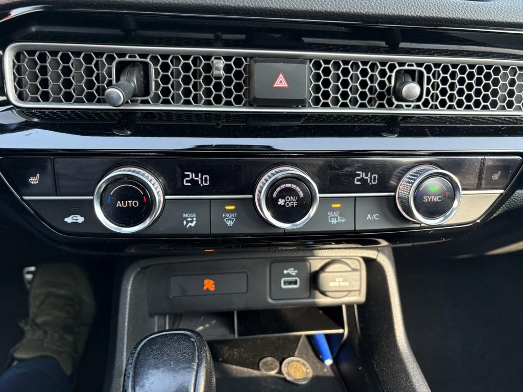 2022 Honda Civic Sport SUNROOF I HEATED SEATS AND STEERING WHEEL I CARPLAY MAGS I STARTER I CAMERA in Montréal, Quebec - 12 - w1024h768px