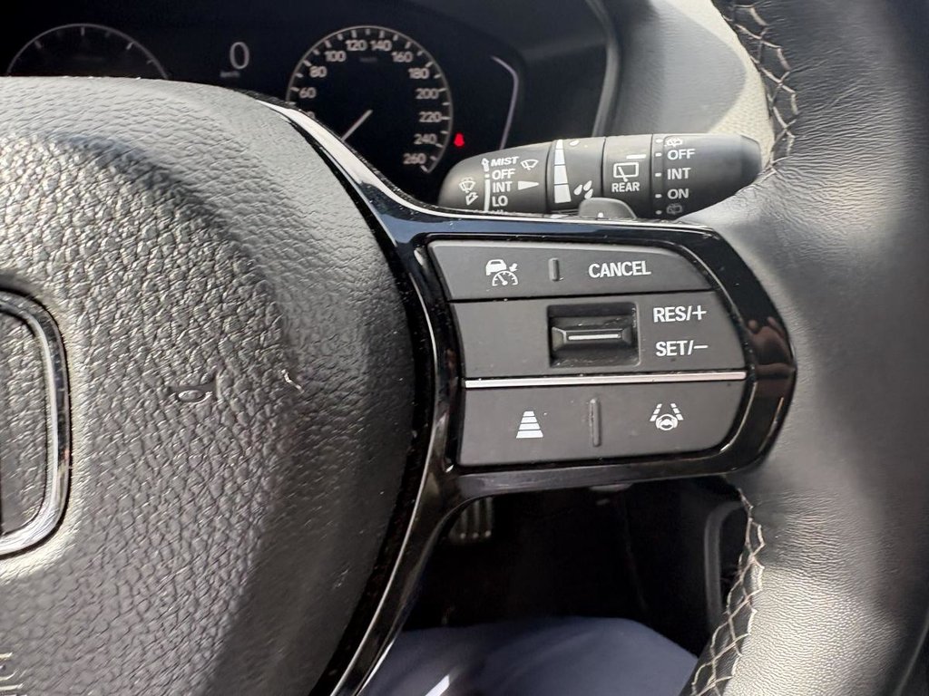Honda Civic Sport Hatchback 36,000 KM I SUNROOF I MAGS I CARPLAY I STARTER I HEATED SEATS I ACTIVE SECURITY 2023 à Montréal, Québec - 10 - w1024h768px