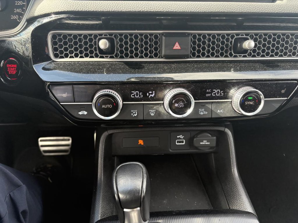 Honda Civic Sport Hatchback 36,000 KM I SUNROOF I MAGS I CARPLAY I STARTER I HEATED SEATS I ACTIVE SECURITY 2023 à Montréal, Québec - 9 - w1024h768px
