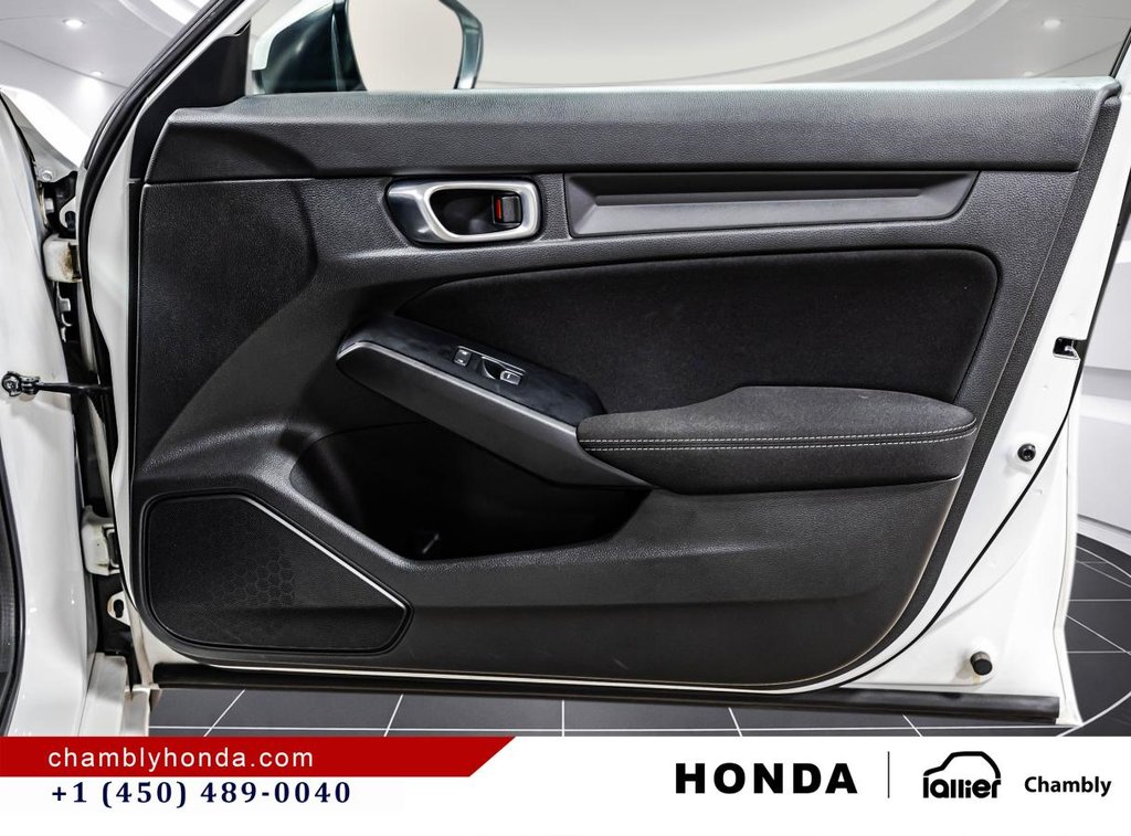 2023 Honda Civic LX 15,000 KM!!! I CARPLAY I HEATED SEATS I CAMERA I STARTER I ACTIVE SECURITY in Montréal, Quebec - 16 - w1024h768px
