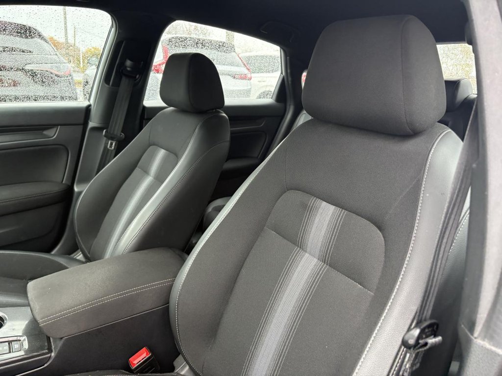 2025 Honda Civic Sport Hatchback I MAGS I CARPLAY I HEATED SEATS I STARTER I CAMERA I ACTIVE SECURITY in Montréal, Quebec - 6 - w1024h768px