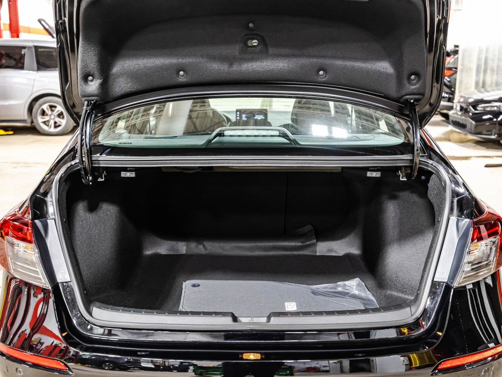 2026 Honda Civic Touring Hybrid, cuir, toit, full in Montréal, Quebec - 16 - w1024h768px