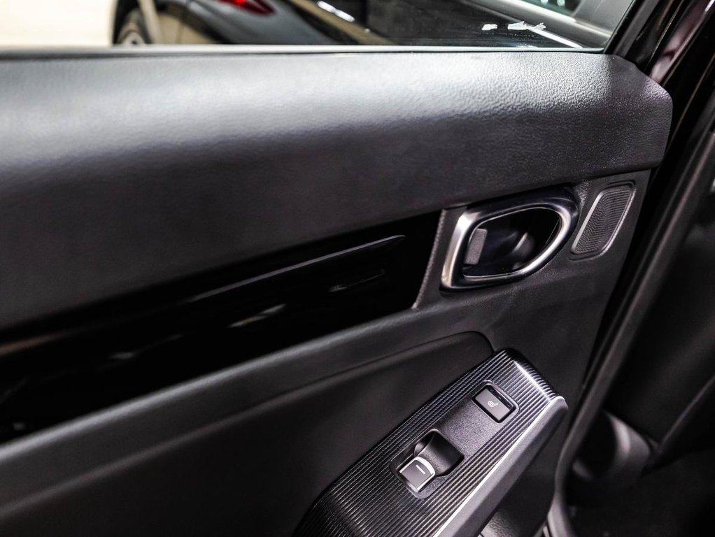 2026 Honda Civic Touring Hybrid, cuir, toit, full in Montréal, Quebec - 12 - w1024h768px