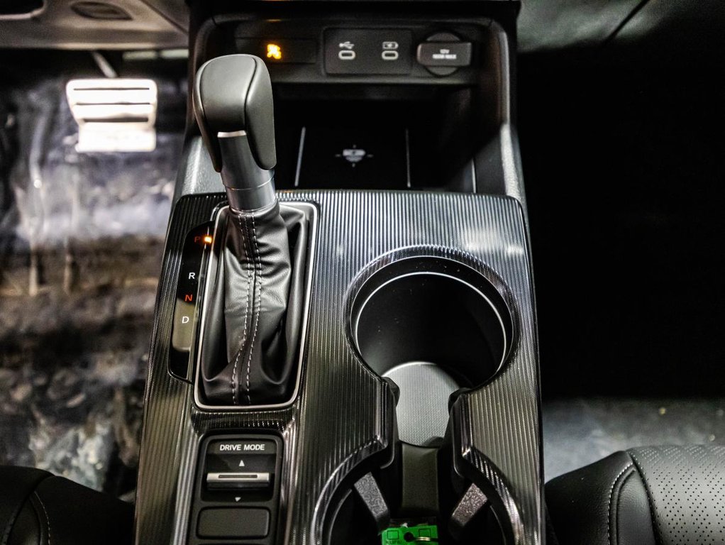 2026 Honda Civic Touring Hybrid, cuir, toit, full in Montréal, Quebec - 25 - w1024h768px