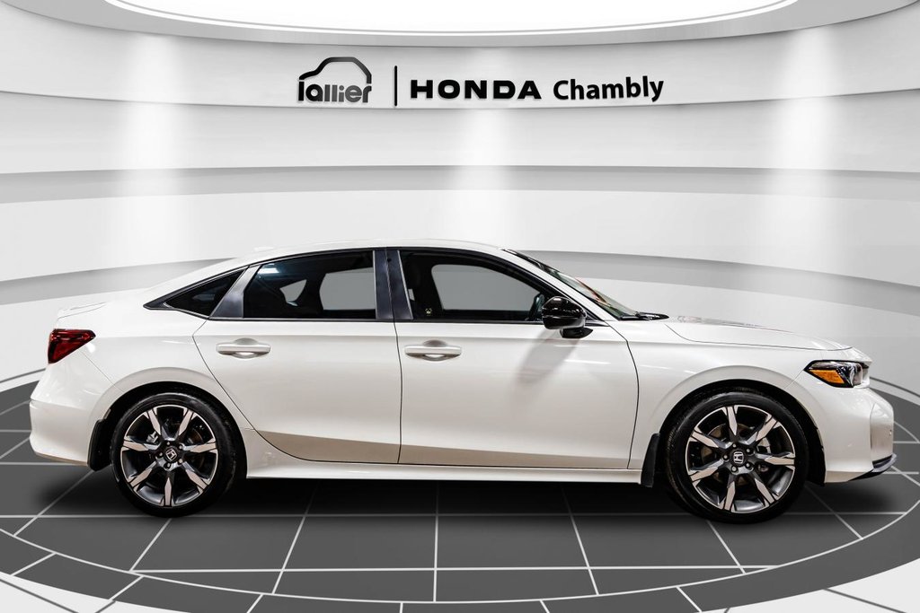 2026 Honda Civic Sport Touring eCVT DEMO in Montréal, Quebec - 8 - w1024h768px