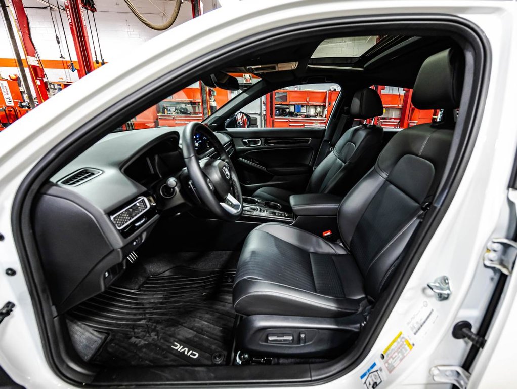 2026 Honda Civic Sport Touring eCVT DEMO in Montréal, Quebec - 20 - w1024h768px