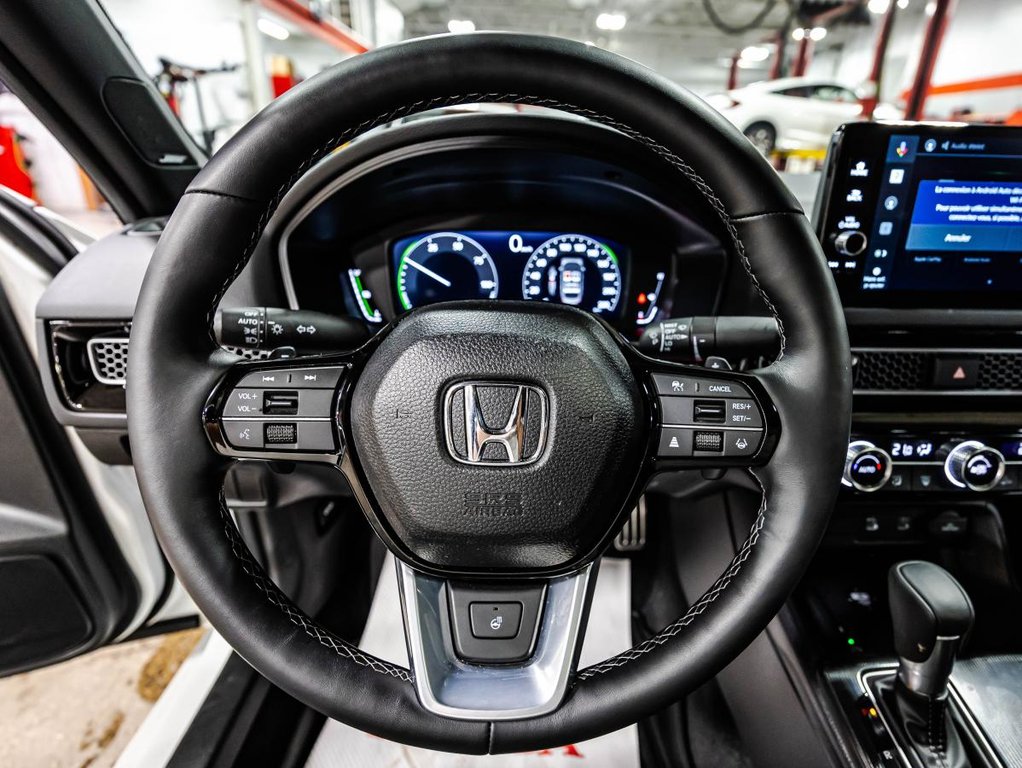 2026 Honda Civic Sport Touring eCVT DEMO in Montréal, Quebec - 23 - w1024h768px