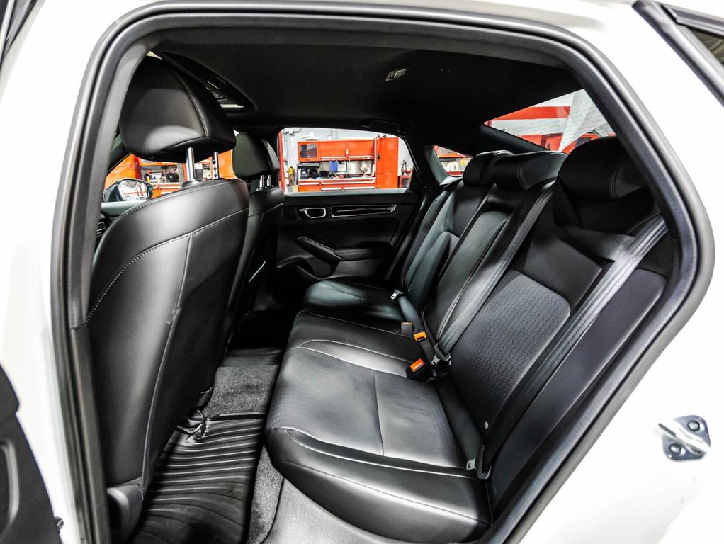 2026 Honda Civic Sport Touring eCVT DEMO in Montréal, Quebec - 14 - w1024h768px