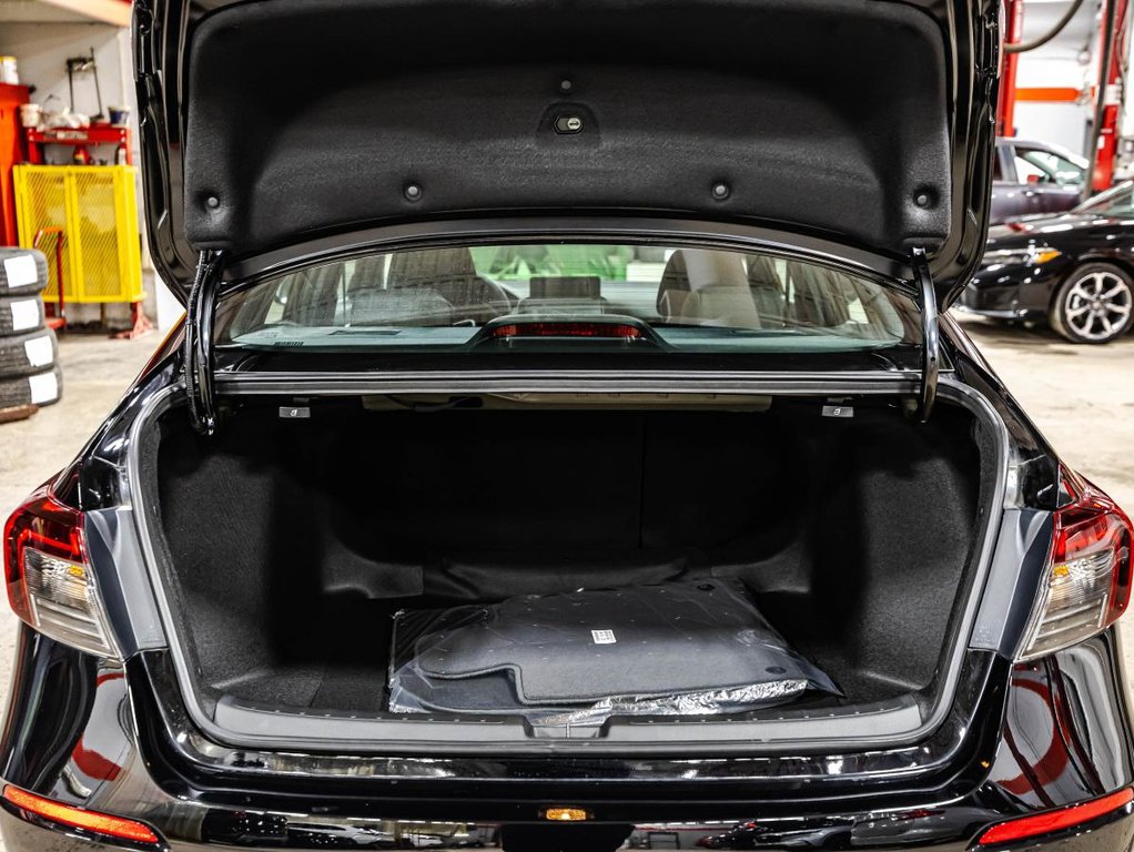 2026 Honda Civic Sport CVT in Montréal, Quebec - 15 - w1024h768px