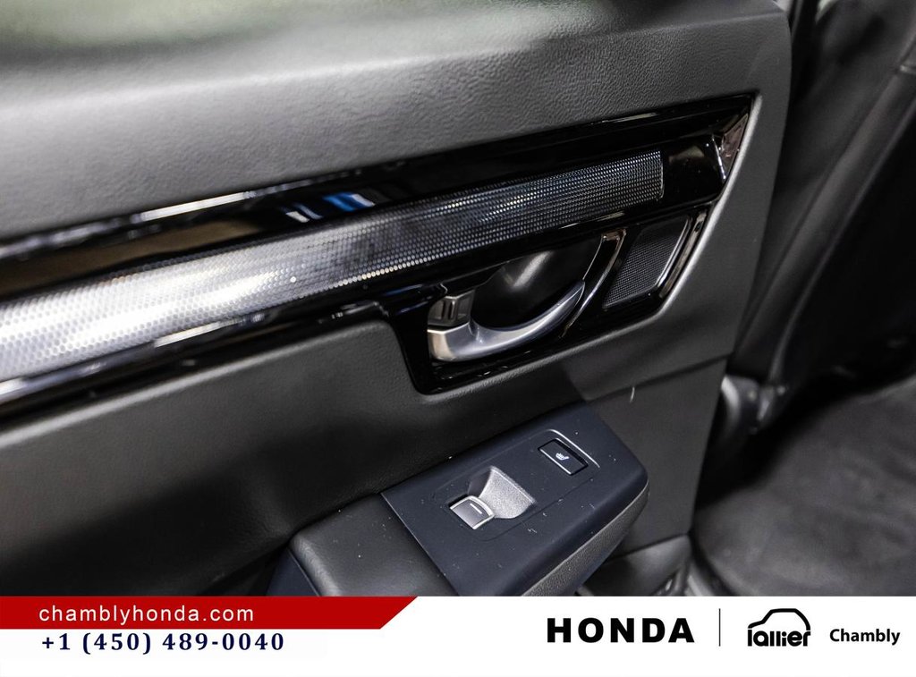 Honda CR-V Hybrid Touring AWD CARPLAY I MAGS I SUNROOD I HEATED SEATS & STEERING WHEEL I STARTER I ACTIVE SECURITY 2023 à Montréal, Québec - 12 - w1024h768px