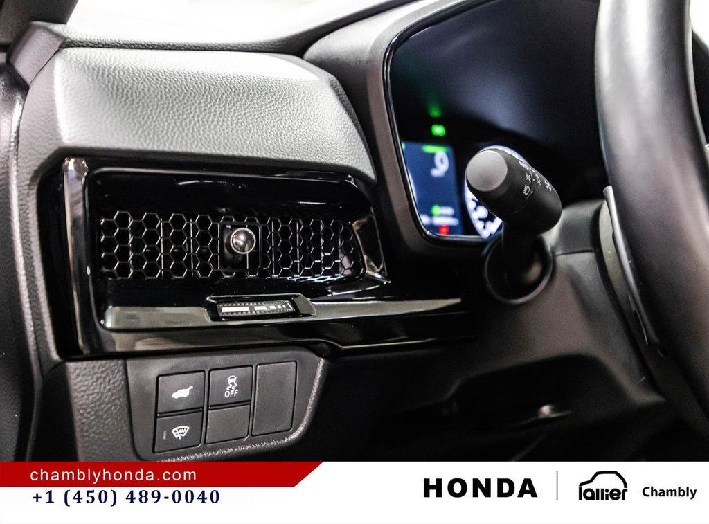 Honda CR-V Hybrid Touring AWD 7 YEARS/200,000 KM HONDA WARRANTY INCLUDED   I 5,500$ VALUE I VALID UNTIL NOV. 2031 2025 à Montréal, Québec - 23 - w1024h768px