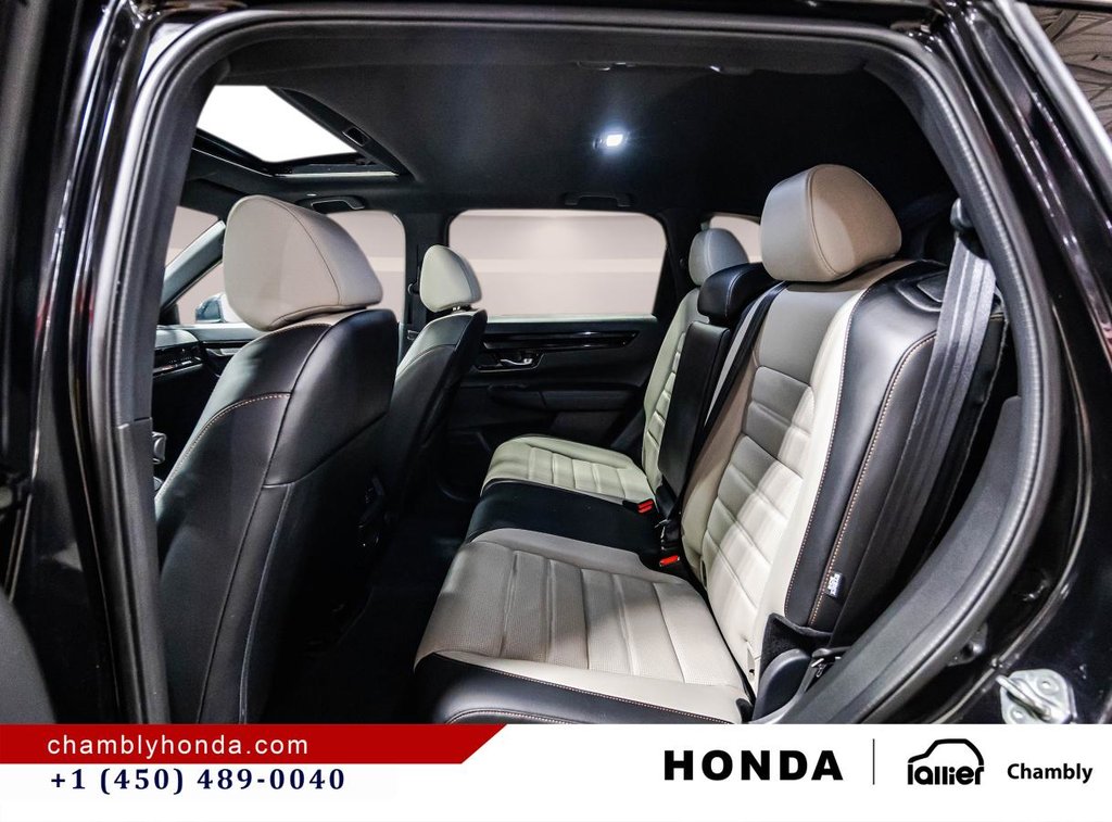 Honda CR-V Hybrid Touring AWD 7 YEARS/200,000 KM HONDA WARRANTY INCLUDED   I 5,500$ VALUE I VALID UNTIL NOV. 2031 2025 à Montréal, Québec - 14 - w1024h768px
