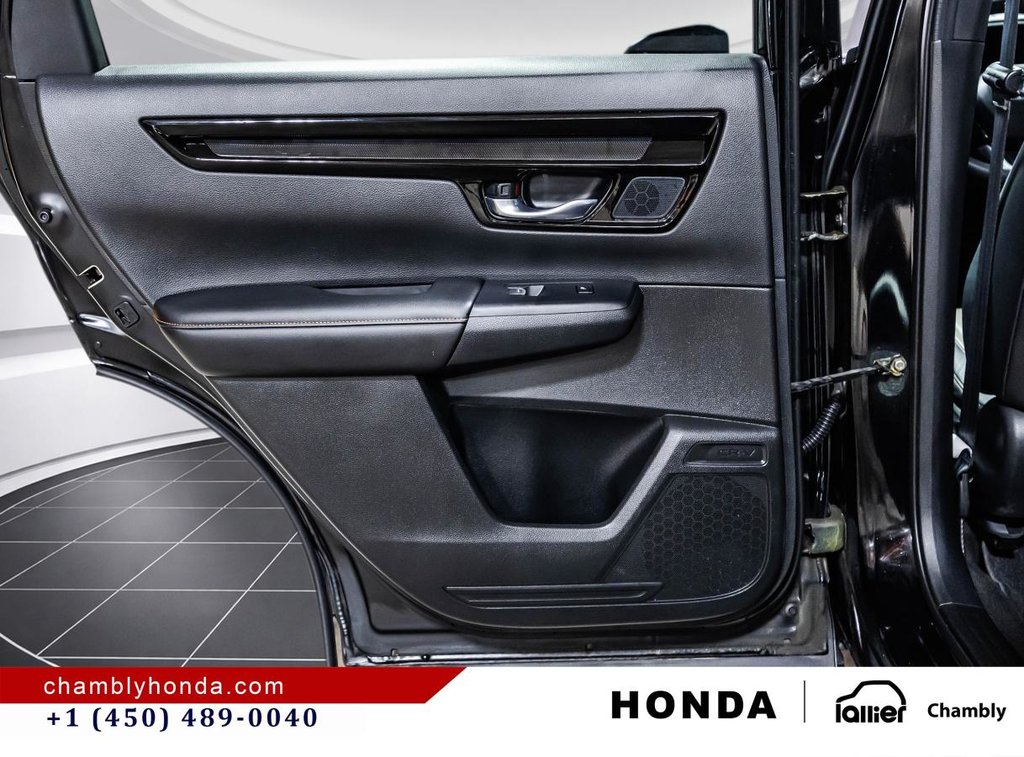 Honda CR-V Hybrid Touring AWD 7 YEARS/200,000 KM HONDA WARRANTY INCLUDED   I 5,500$ VALUE I VALID UNTIL NOV. 2031 2025 à Montréal, Québec - 13 - w1024h768px