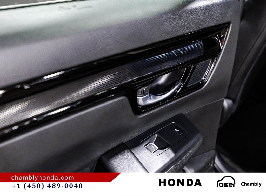 Honda CR-V Hybrid Touring AWD 7 YEARS/200,000 KM HONDA WARRANTY INCLUDED   I 5,500$ VALUE I VALID UNTIL NOV. 2031 2025 à Montréal, Québec - 12 - w1024h768px
