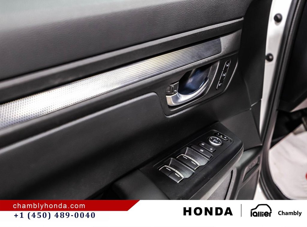 2025 Honda CR-V Hybrid EX-L AWD SUNROOF I MAGS I LEATHER I HEATED SEATS AND STEERING WHEEL I CARPLAY I ACTIVE SECURITY in Montréal, Quebec - 11 - w1024h768px