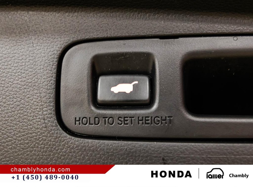2025 Honda CR-V Hybrid EX-L AWD SUNROOF I MAGS I LEATHER I HEATED SEATS AND STEERING WHEEL I CARPLAY I ACTIVE SECURITY in Montréal, Quebec - 16 - w1024h768px