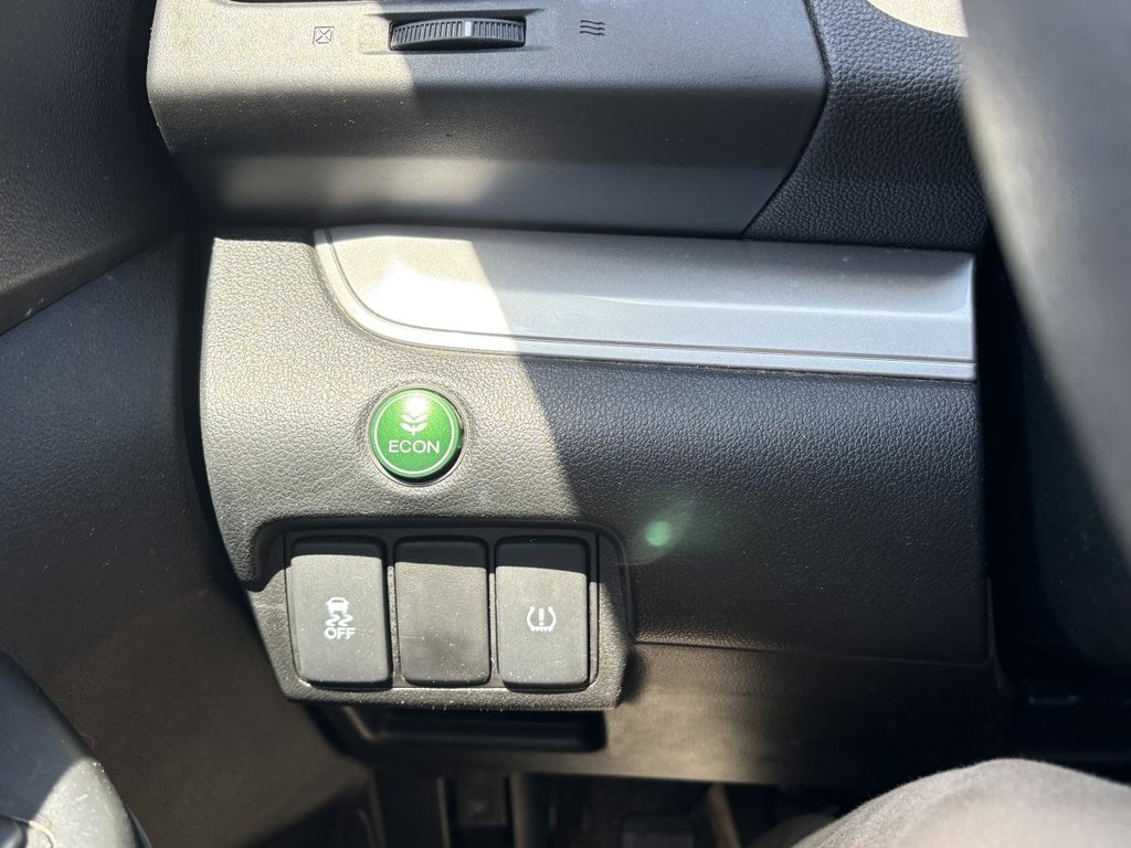 2015 Honda CR-V LX CAMERA I MAGS I BLUETOOTH I HEATED SEATS in Montréal, Quebec - 9 - w1024h768px