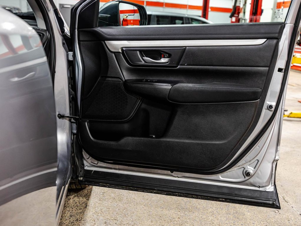 2018 Honda CR-V LX AWD 10 YEARS / 200,000 KM I STRATER I MAGS I TAUX 5.99% CARPLAY I in Montréal, Quebec - 16 - w1024h768px