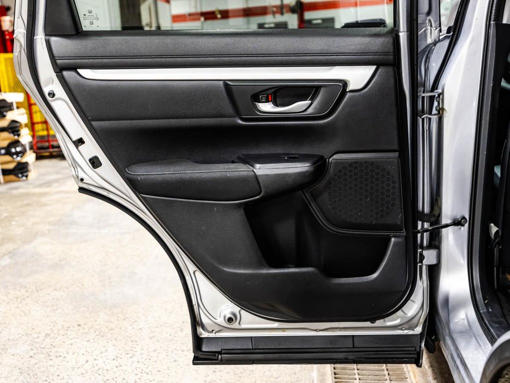 2018 Honda CR-V LX AWD 10 YEARS / 200,000 KM I STRATER I MAGS I TAUX 5.99% CARPLAY I in Montréal, Quebec - 12 - w1024h768px