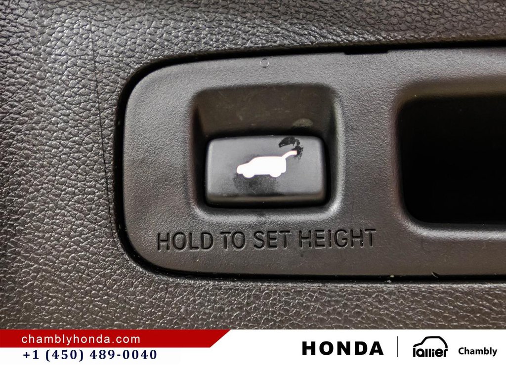 Honda CR-V Touring AWD  CARPLAY I MAGS I SUNROOF I HEATED SEATS AND STEERING WHEEL I STARTER I ACTIVE SECURITY 2020 à Montréal, Québec - 16 - w1024h768px