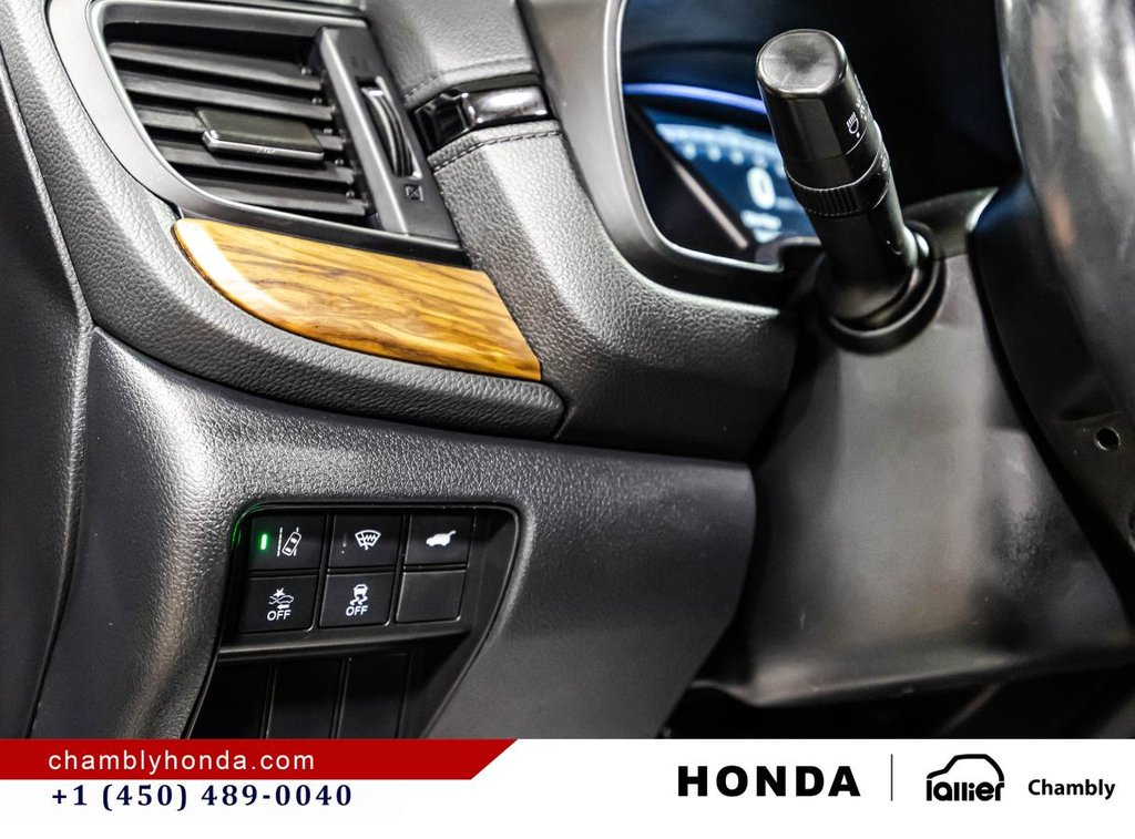 Honda CR-V Touring AWD LEATHER I PANORAMIC SUNRROF I HEATED SEATS I STARTER I MAGS I ACTIVE SECURITY 2022 à Montréal, Québec - 21 - w1024h768px