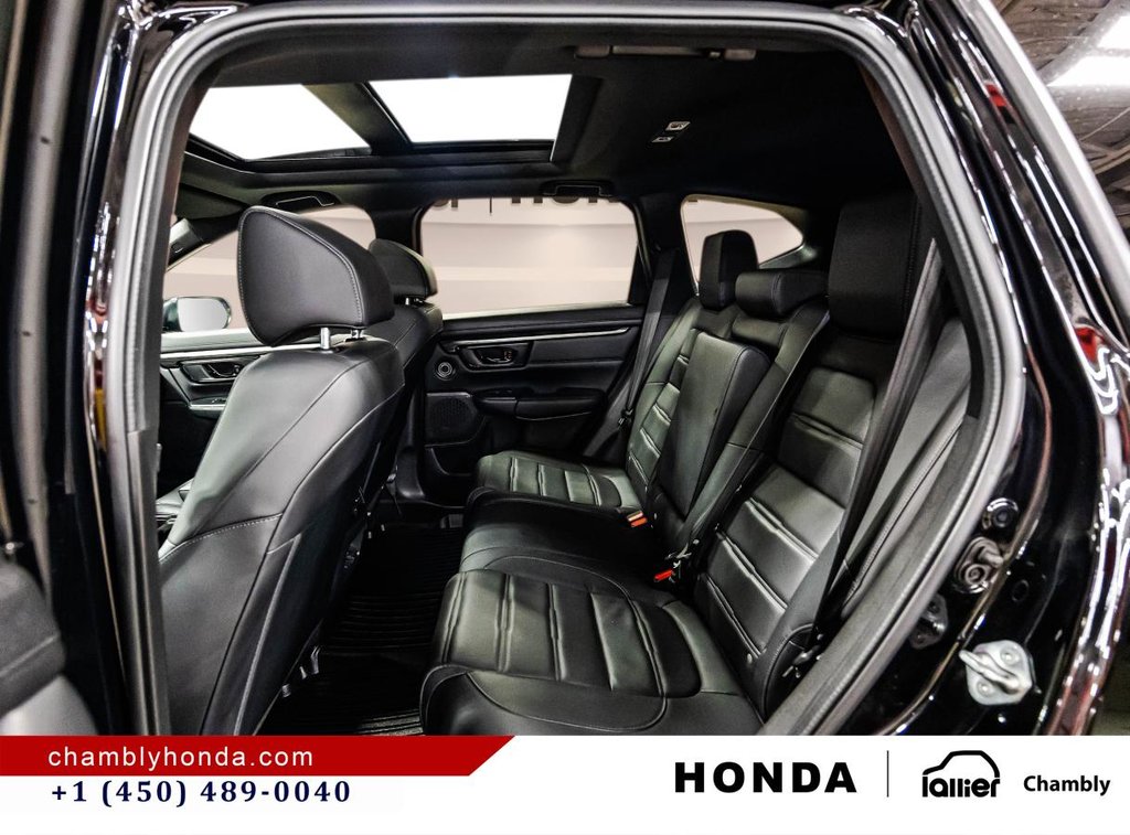 Honda CR-V Black Edition AWD I PANORAMIC SUNROOF I LEATHER I HEATED SEATS & STEERING WHEEL I STARTER I 2022 à Montréal, Québec - 14 - w1024h768px