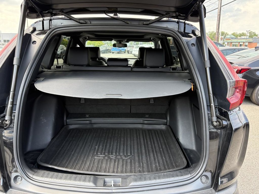 Honda CR-V Black Edition AWD I PANORAMIC SUNROOF I LEATHER I HEATED SEATS & STEERING WHEEL I STARTER I 2022 à Montréal, Québec - 6 - w1024h768px
