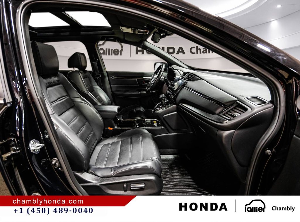 Honda CR-V Black Edition AWD I PANORAMIC SUNROOF I LEATHER I HEATED SEATS & STEERING WHEEL I STARTER I 2022 à Montréal, Québec - 19 - w1024h768px