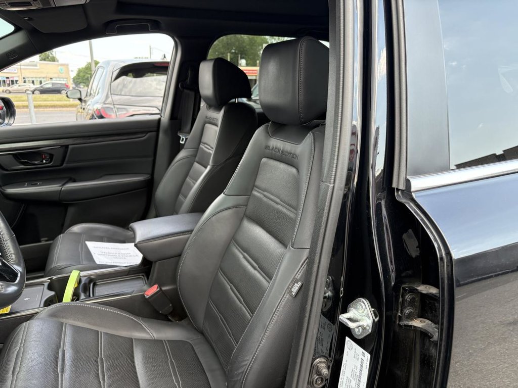 Honda CR-V Black Edition AWD I PANORAMIC SUNROOF I LEATHER I HEATED SEATS & STEERING WHEEL I STARTER I 2022 à Montréal, Québec - 8 - w1024h768px