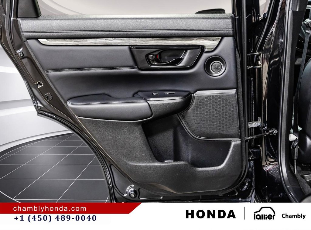 2022 Honda CR-V Black Edition AWD I PANORAMIC SUNROOF I LEATHER I HEATED SEATS & STEERING WHEEL I STARTER I in Montréal, Quebec - 13 - w1024h768px