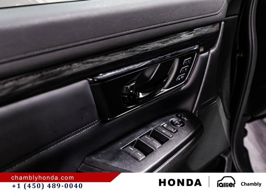 2022 Honda CR-V Black Edition AWD I PANORAMIC SUNROOF I LEATHER I HEATED SEATS & STEERING WHEEL I STARTER I in Montréal, Quebec - 11 - w1024h768px