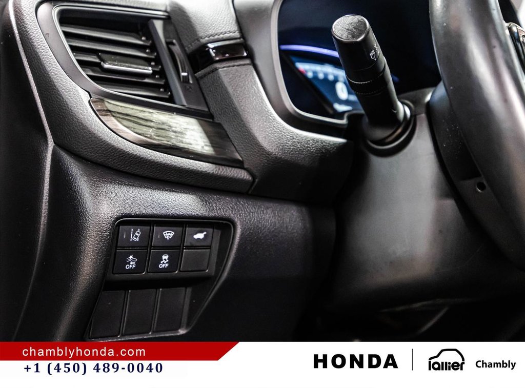2022 Honda CR-V Black Edition AWD I PANORAMIC SUNROOF I LEATHER I HEATED SEATS & STEERING WHEEL I STARTER I in Montréal, Quebec - 24 - w1024h768px