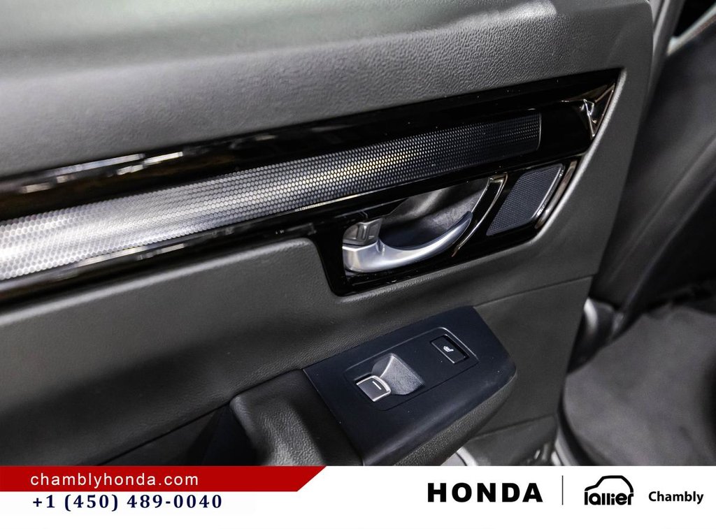 2024 Honda CR-V Touring AWD SUNROOF I MAGS I LEATHER I HEATED SEATS & STEERING WHEEL I STARTER I ACTIVE SECURITY in Montréal, Quebec - 12 - w1024h768px