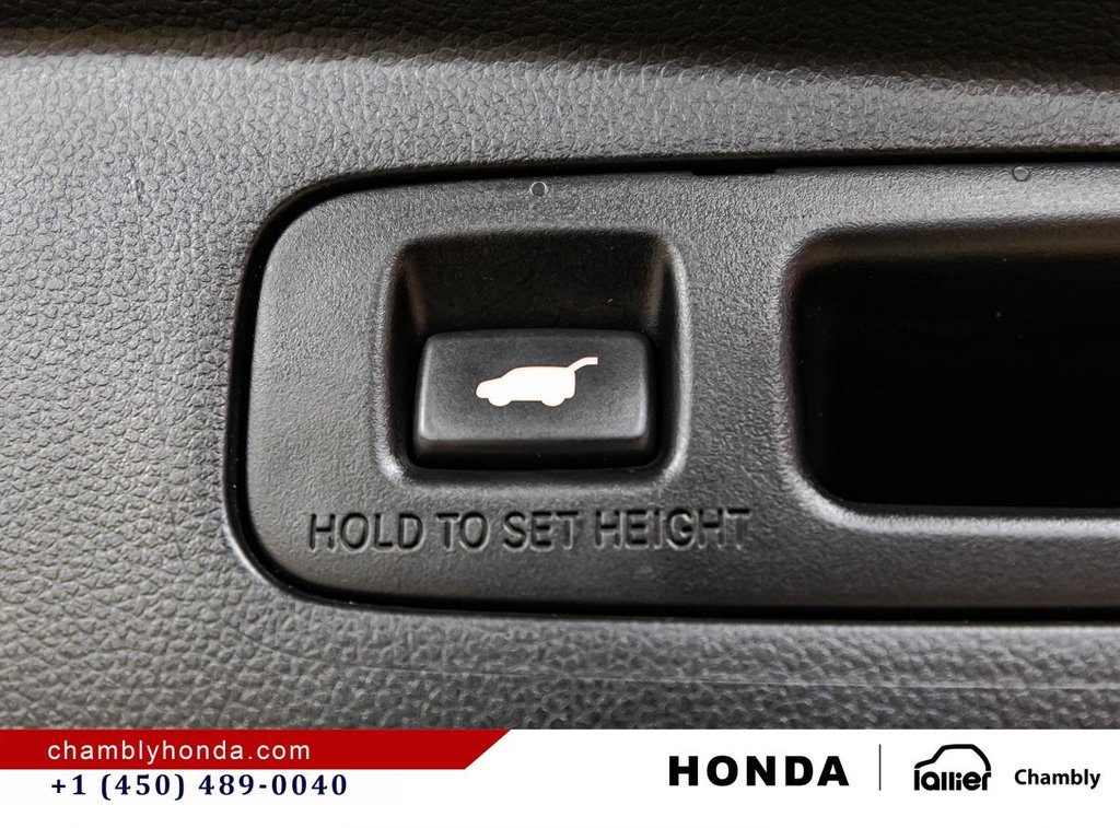 2024 Honda CR-V Touring AWD SUNROOF I MAGS I LEATHER I HEATED SEATS & STEERING WHEEL I STARTER I ACTIVE SECURITY in Montréal, Quebec - 16 - w1024h768px
