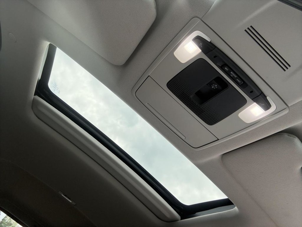 Honda CR-V Sport AWD I SUNROOF I MAGS I CARPLAY I HEATED SEATS & STEERING WHHEL I ACTIVE SECURITY 2024 à Montréal, Québec - 17 - w1024h768px