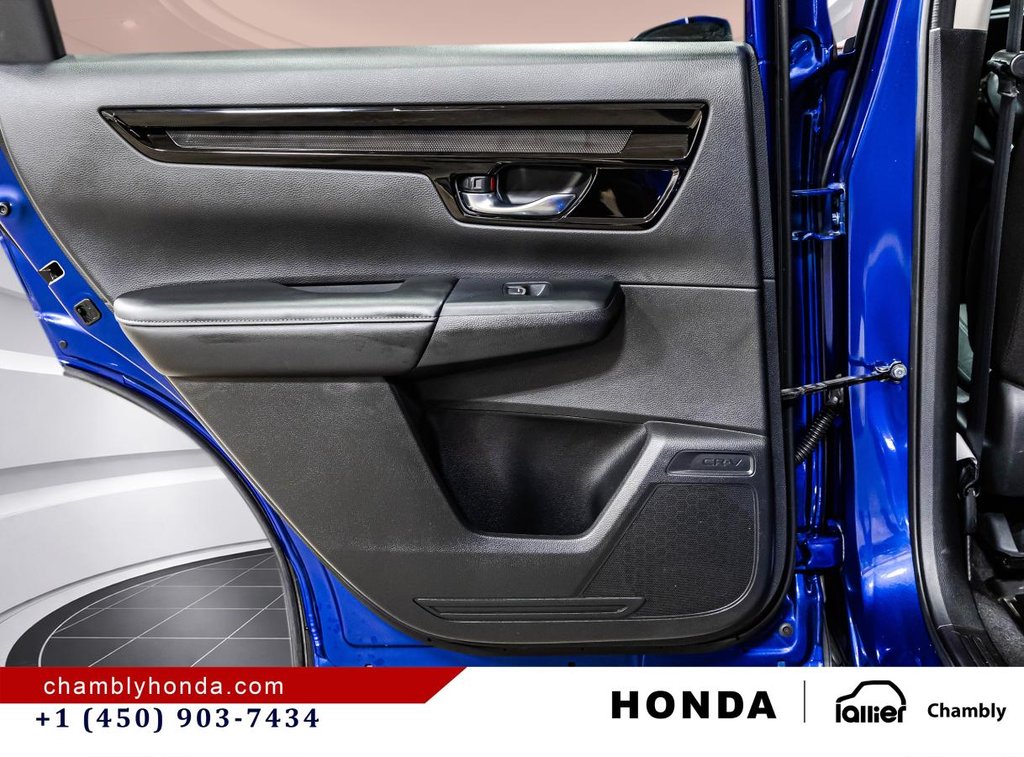 Honda CR-V Sport AWD 14,500 KM I SUNROOF I MAGS I CARPLAY I STARTER I HEATED SEATS & STEERING WHEEL I 2025 à Montréal, Québec - 12 - w1024h768px