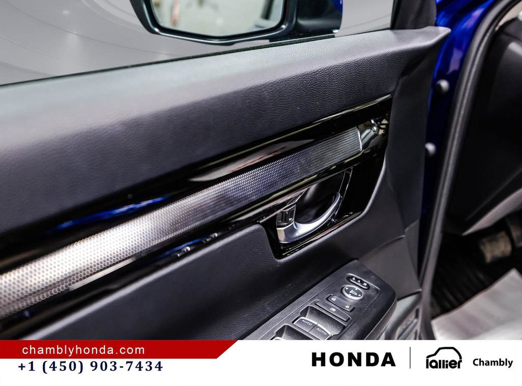 Honda CR-V Sport AWD 14,500 KM I SUNROOF I MAGS I CARPLAY I STARTER I HEATED SEATS & STEERING WHEEL I 2025 à Montréal, Québec - 11 - w1024h768px