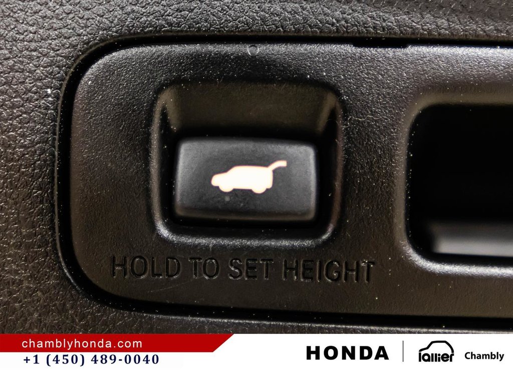 2025 Honda CR-V Touring AWD LEATHER I SUNROOF I MAGS I HEATED SEAT AND STEERING WHEEL I CARPLAY I ACTIVE SECURITY in Montréal, Quebec - 15 - w1024h768px
