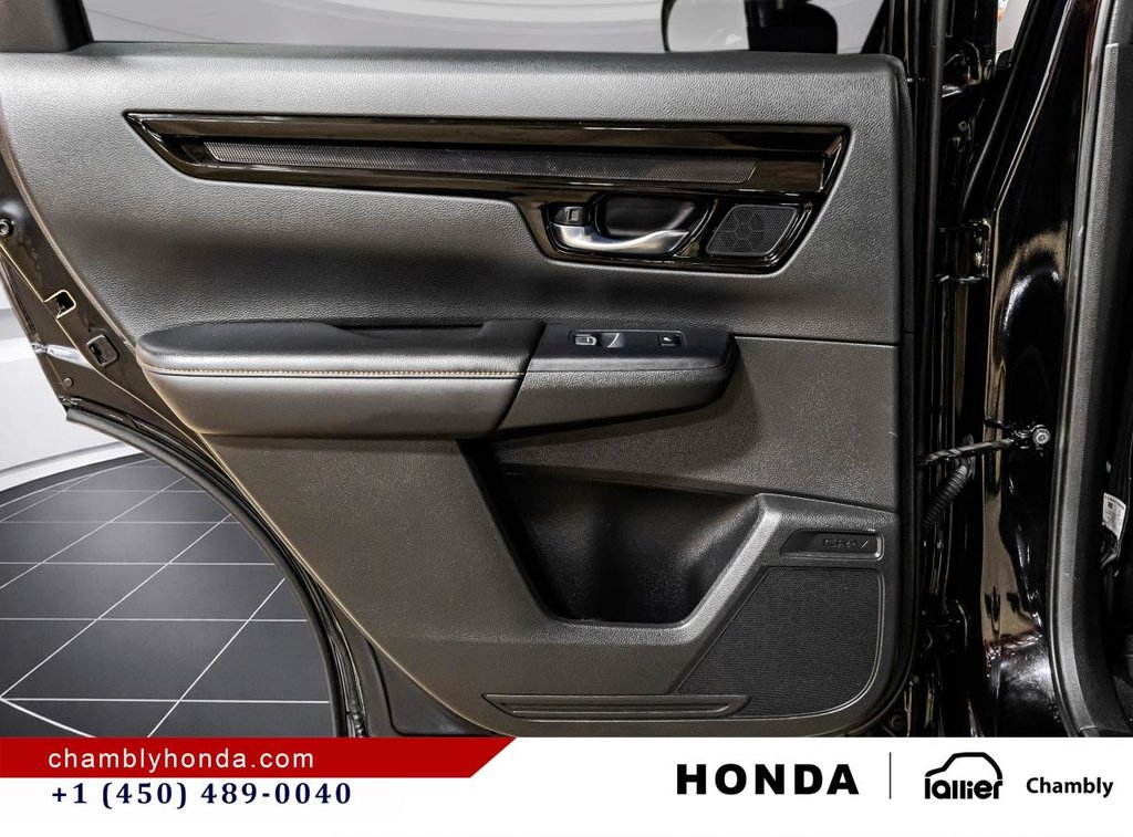 2025 Honda CR-V Touring AWD LEATHER I SUNROOF I MAGS I HEATED SEAT AND STEERING WHEEL I CARPLAY I ACTIVE SECURITY in Montréal, Quebec - 12 - w1024h768px