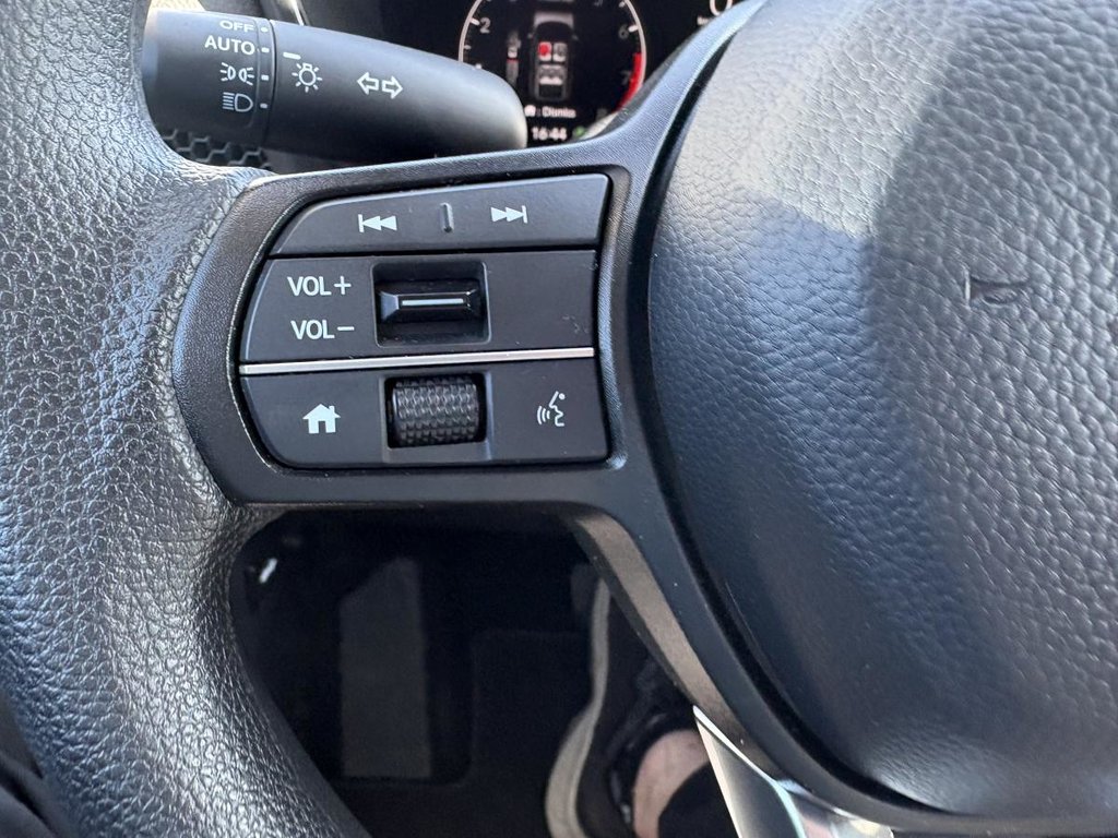 2026 Honda CR-V LX  11,000 KM I CARPLAY I HEATED SEATS I STARTER I CAMERA I ACTIOVE SECURITY in Montréal, Quebec - 12 - w1024h768px