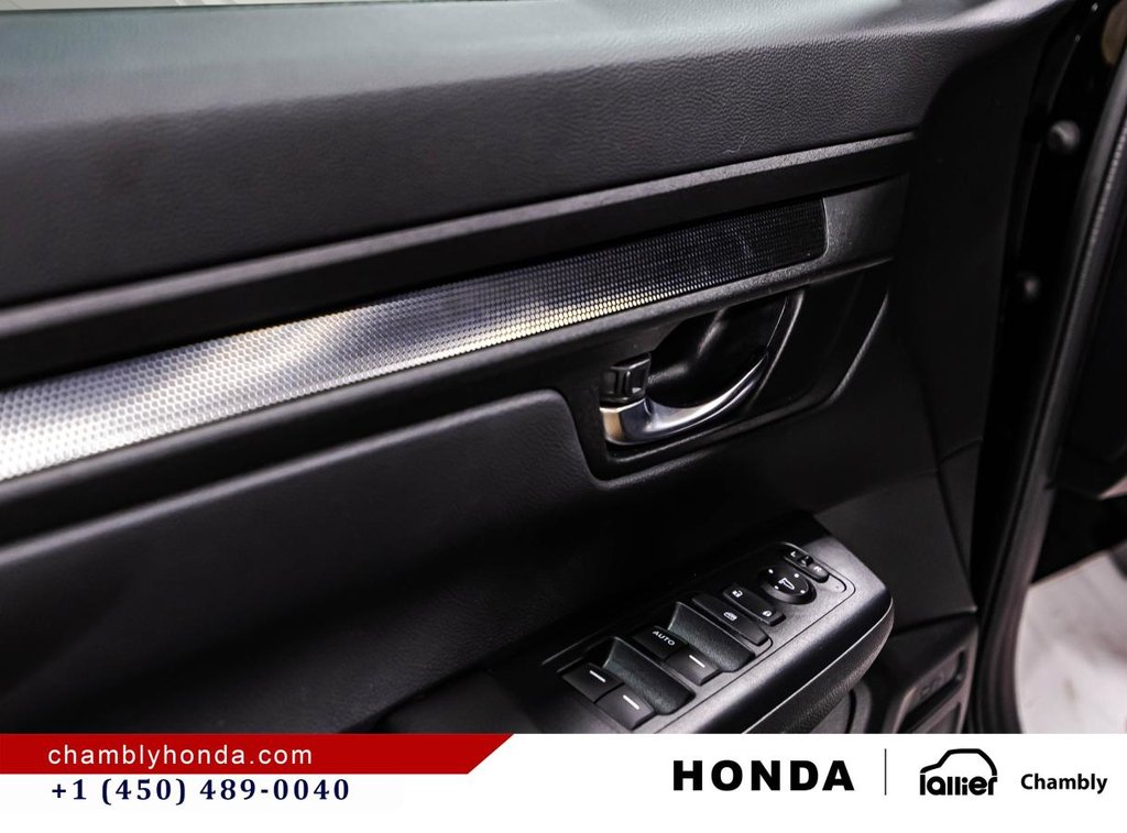 Honda CR-V LX  11,000 KM I CARPLAY I HEATED SEATS I STARTER I CAMERA I ACTIOVE SECURITY 2026 à Montréal, Québec - 11 - w1024h768px