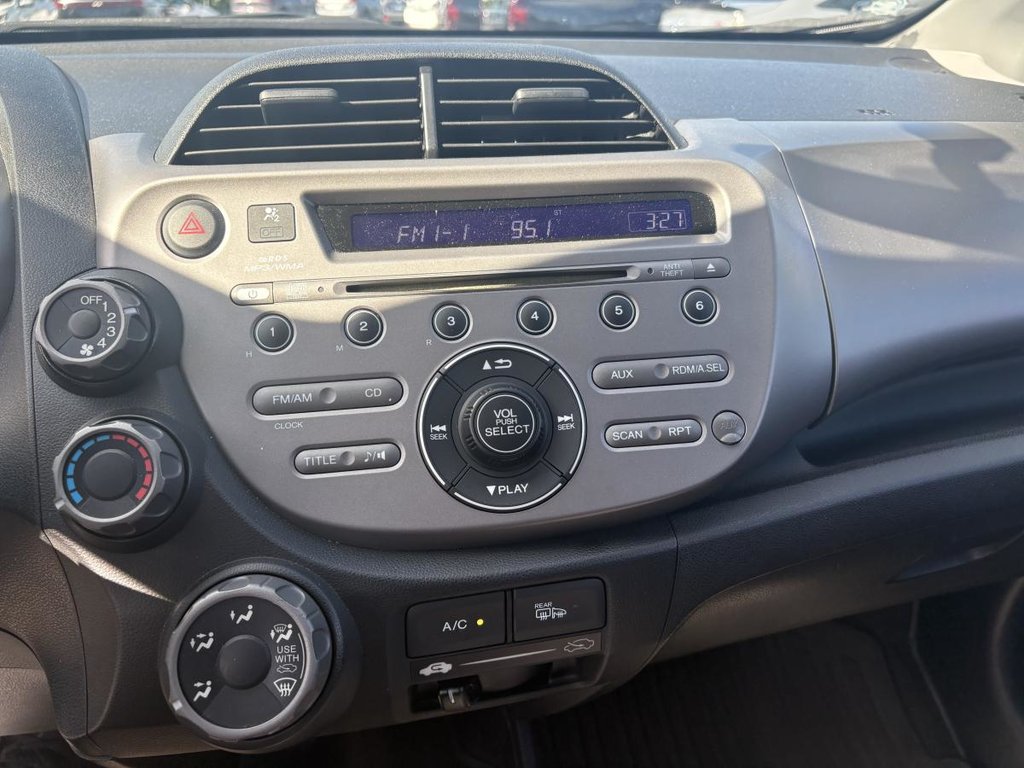 Honda Fit Sport Automatic A/C I CRUISE CONTROL I 2010 à Montréal, Québec - 8 - w1024h768px