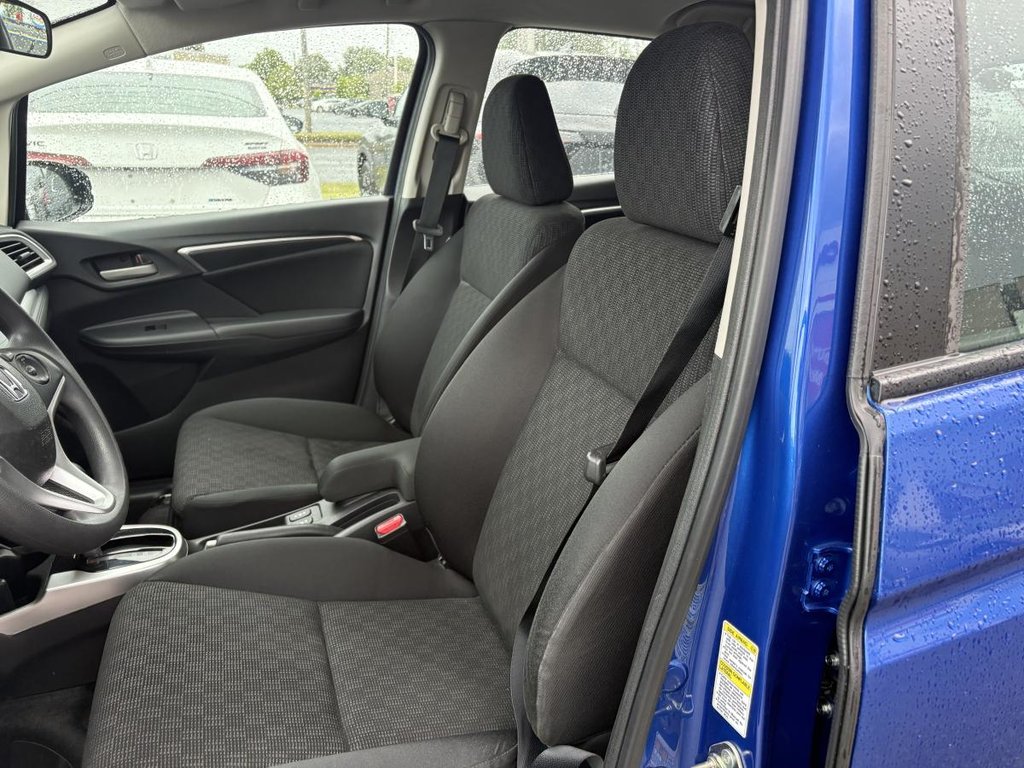 Honda Fit LX 31,000 KM I 1 OWNER I MAINTENANCE AT LALLIER HONDA I HEATED SEATS I BLUETOOTH I CAMERA 2015 à Montréal, Québec - 6 - w1024h768px