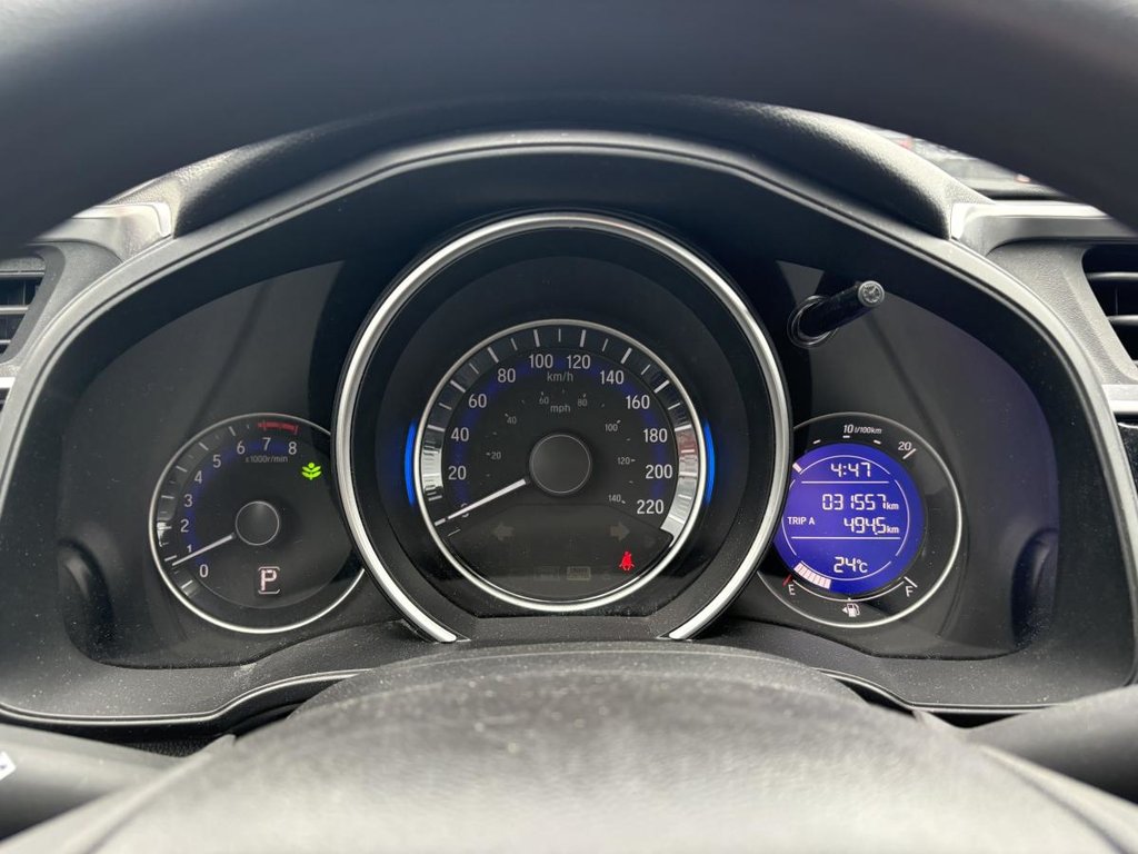 Honda Fit LX 31,000 KM I 1 OWNER I MAINTENANCE AT LALLIER HONDA I HEATED SEATS I BLUETOOTH I CAMERA 2015 à Montréal, Québec - 7 - w1024h768px