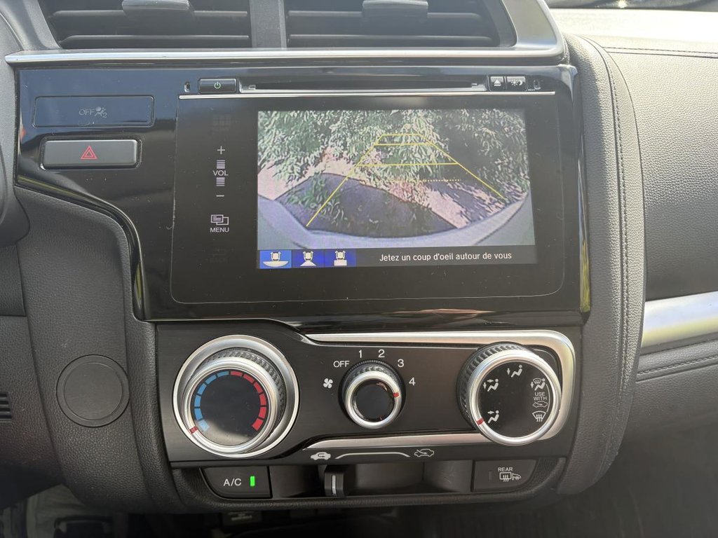 Honda Fit LX Manual I 86,000 KM!!!!!  CAMERA I BLUETOOTH I CLIMATISATION I HEATED SETATS 2015 à Montréal, Québec - 11 - w1024h768px