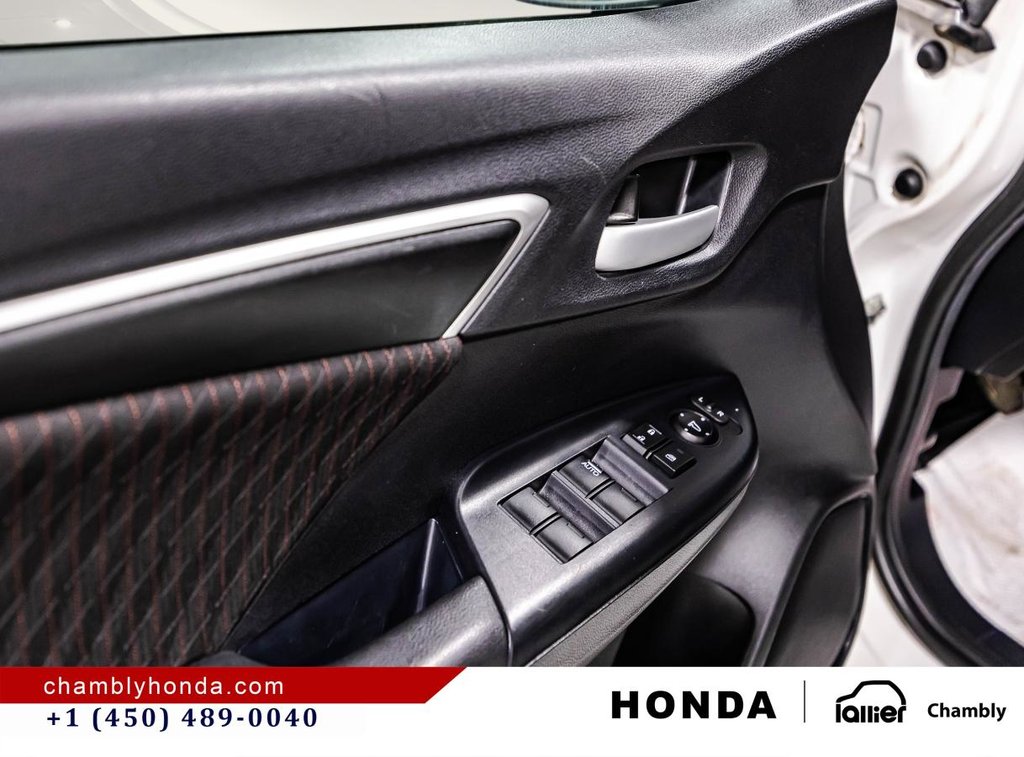 2019 Honda Fit Sport Manual!!! CARPLAY I HEATED SEATS I CAMERA I MAGS in Montréal, Quebec - 11 - w1024h768px