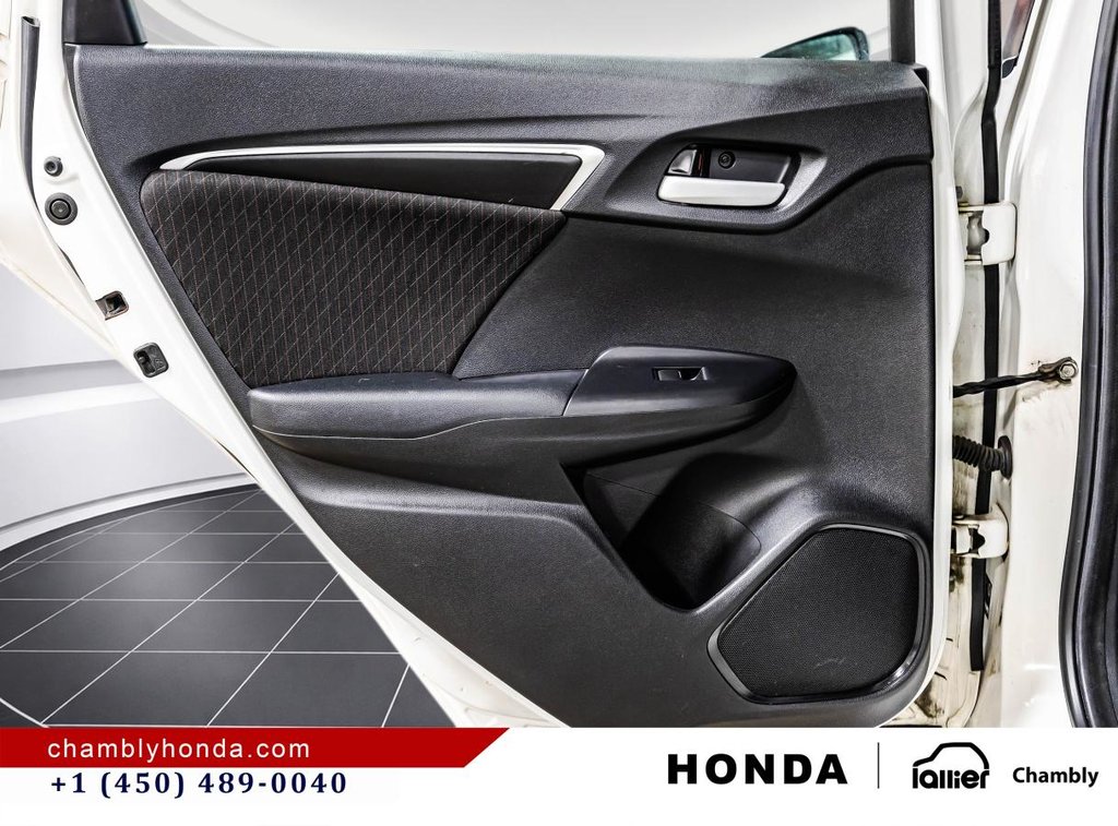2019 Honda Fit Sport Manual!!! CARPLAY I HEATED SEATS I CAMERA I MAGS in Montréal, Quebec - 12 - w1024h768px